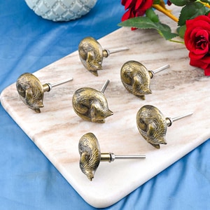 Juego de 6 pomos de latón con forma de zorro durmiente - Pomos decorativos antiguos para cajones - Manijas únicas con forma de animal - Herrajes metálicos artesanales