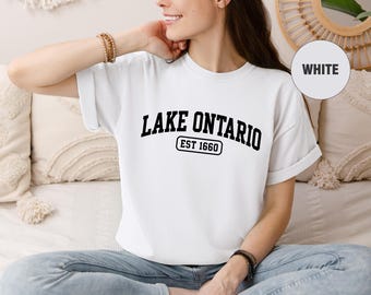 オンタリオ湖設立1615年記念シャツ、五大湖コンフォートカラーズTシャツ、米国カナダ国境湖畔生活Tシャツ、レトロなオンタリオ州土産シャツ、女性へのギフト