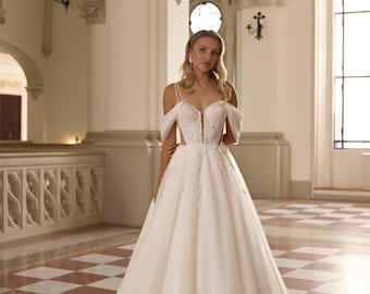 Off-Shoulder Lace Bodice Tulle Ball Gown Wedding Dress Custom Size Bridal Gown