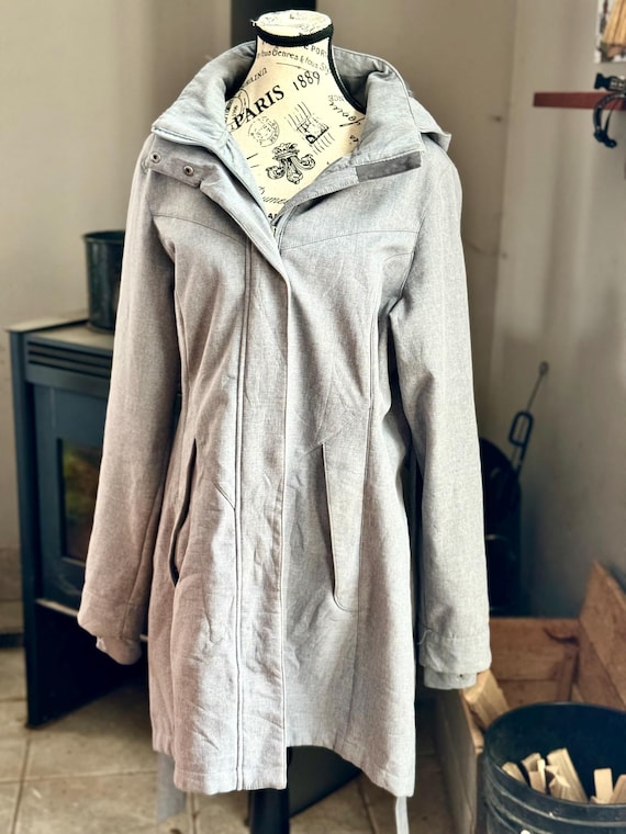 Cloudveil Women’s Softshell Coat with Removable H… - image 1