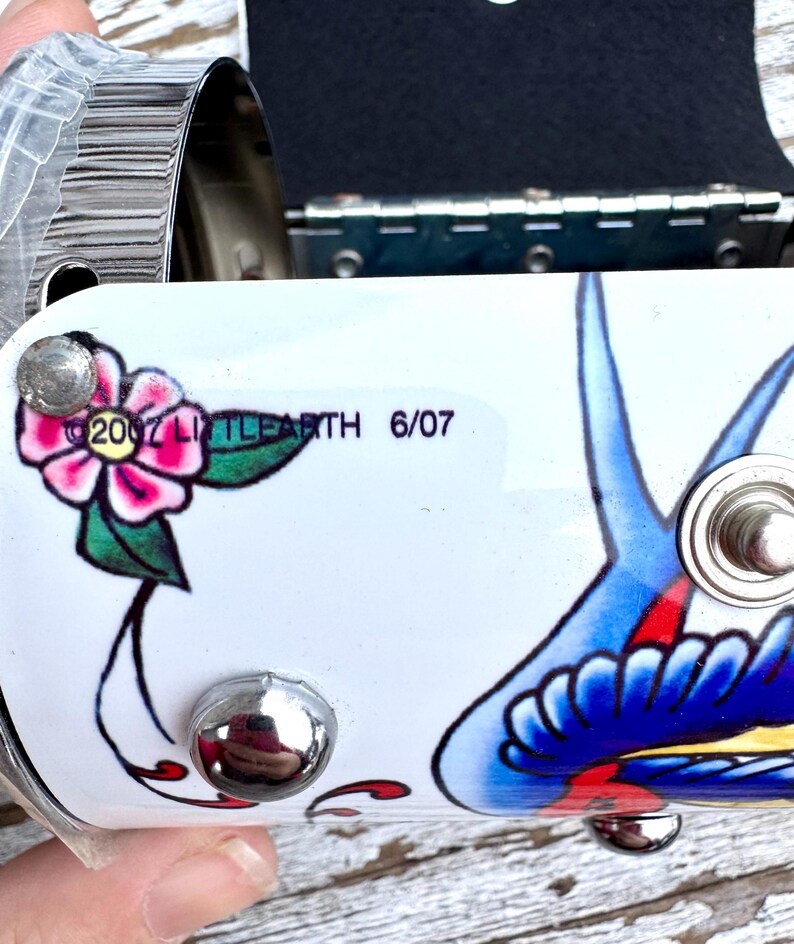 Vintage Little Earth Tattoo Art Mini Barrel Purse – True Love Forever – NOS – Detachable Strap image 14