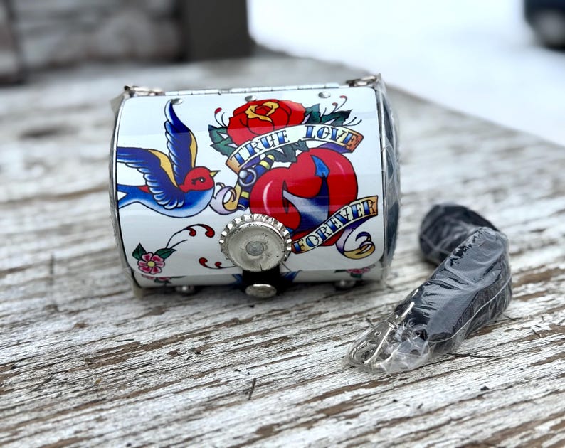 Vintage Little Earth Tattoo Art Mini Barrel Purse – True Love Forever – NOS – Detachable Strap image 6