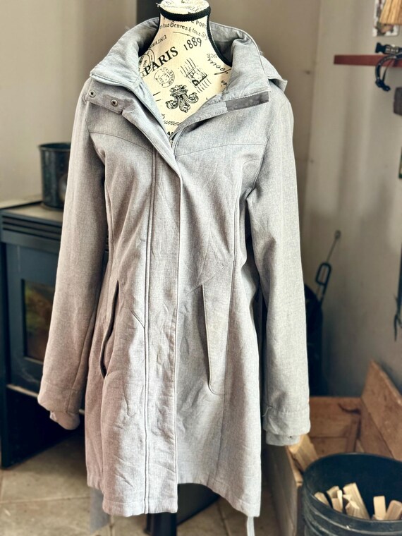 Cloudveil Women’s Softshell Coat with Removable H… - image 2