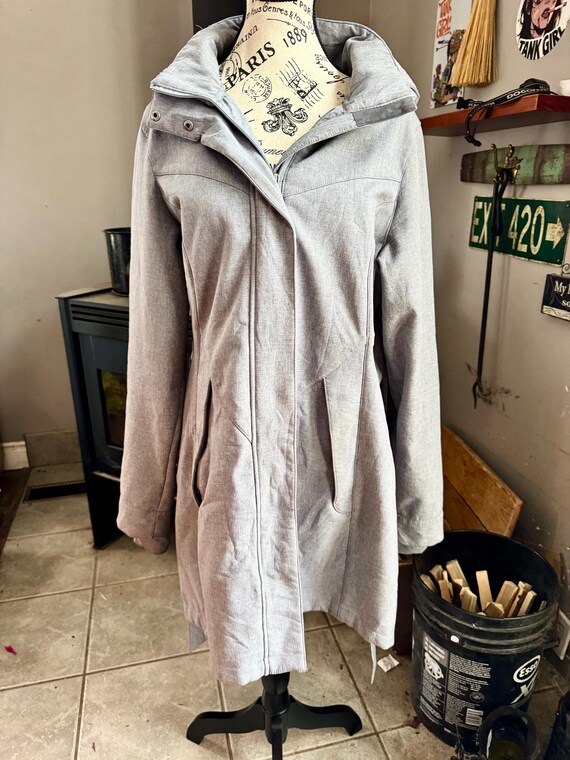 Cloudveil Women’s Softshell Coat with Removable H… - image 3