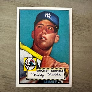 Tarjeta de béisbol novedosa Mickey Mantle Rookie 1952 Topps #311. Yankees de Nueva York.