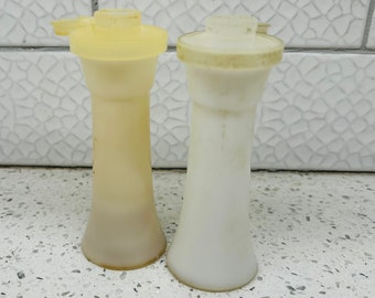 Vintage Tupperware Hour Glass Salt & Pepper Shaker