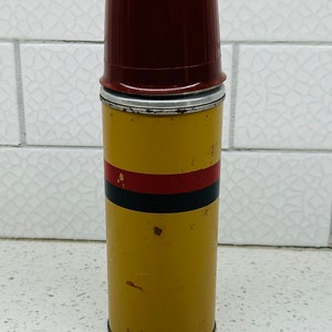 Vintage Japanese Cartoon Thermos With Strap, Red and Gold, Tokyo Royal  Kasei Co. 750 Ml 30 Mm SR-750 