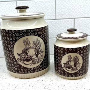 Lovely Vintage Country Kitchen Ceramic Set of 2 Canisters. Made in Japan Enesco 1970&#39;s Country Kitchen Canisters