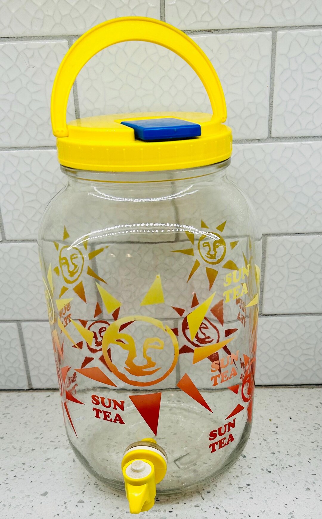 70s/80s Super Sassy Boho Vintage “ Sun Tea” 2 L Jar By Sun Tea