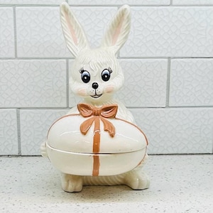 Adorable Vintage Arnel’s 1980 Big Eye Bunny Candy Dish