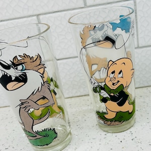 Vintage 1976 Pepsi Looney Toon Glass Tumbler. Glass feature Tasmania & Porky Pig.
