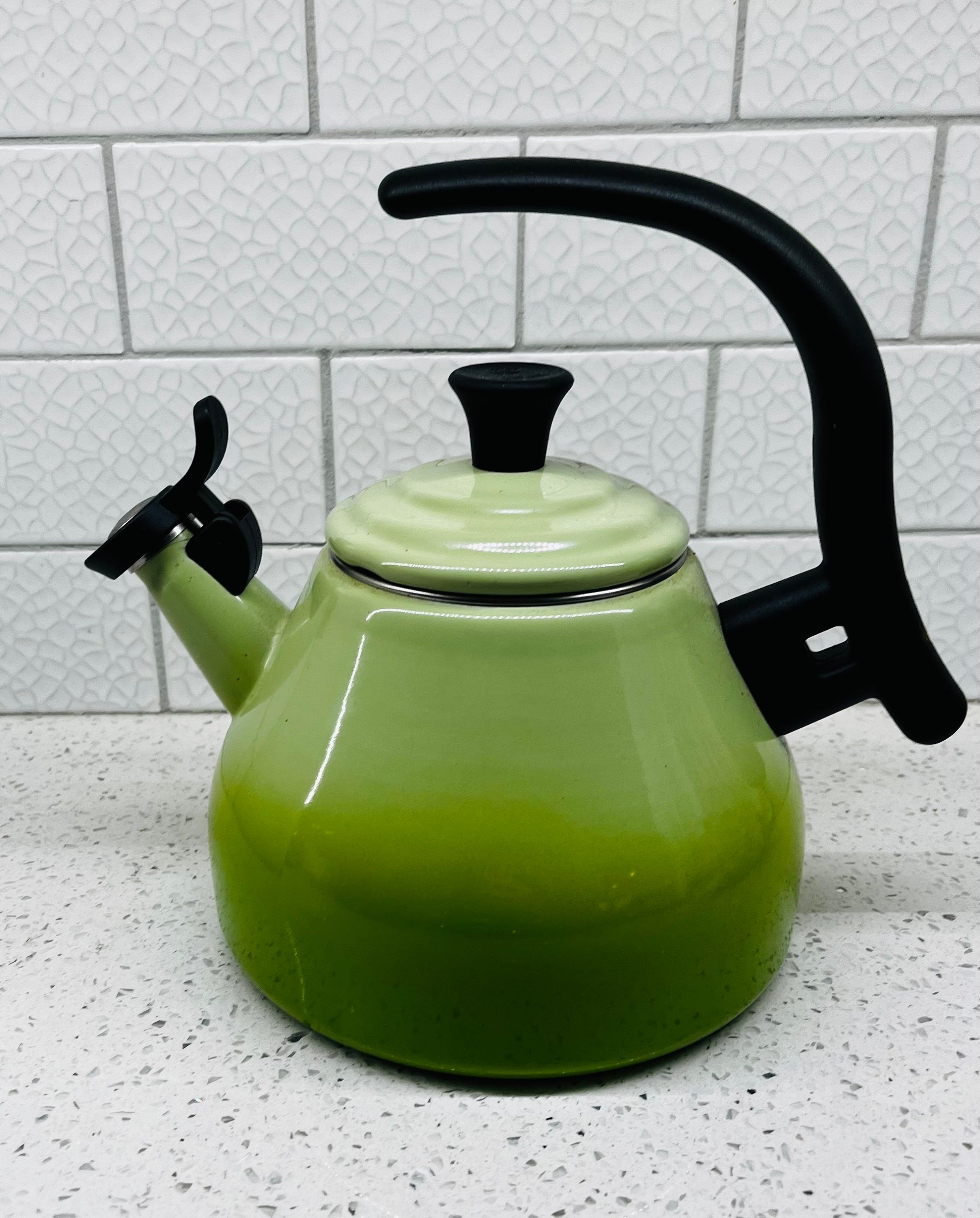 bekvemmelighed magnet Indvending Discontinued Green Ombré Le Creuset Tea Kettle 1.6 Qt - Etsy