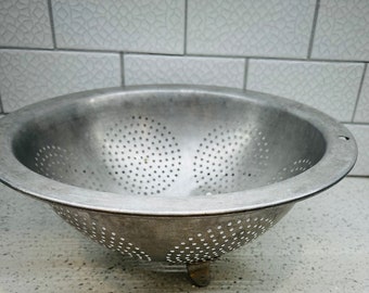 Vintage - Shabby Chic  Circle Aluminum Colander/Strainer