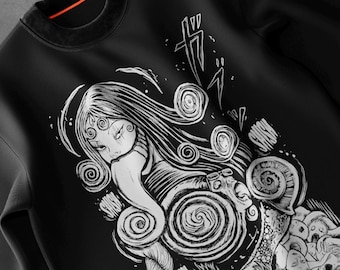 Unisex Horror Manga Creepy Girl T-Shirt, Dark Gothic Anime Tee