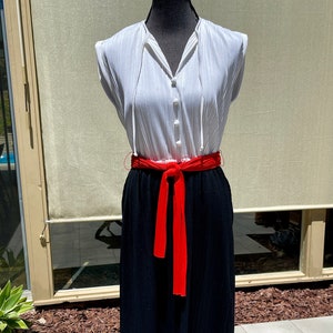 Vintage 1970s Dress Tie Waist Pleated Flowy Material