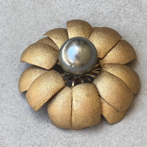 Kenneth Jay Lane Gold Large Flower Brooch Signed KJL