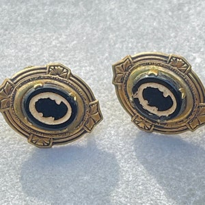Vintage Carved Cameo Screw Back Earrings