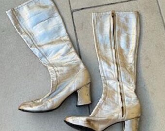 Silver gogo boots shop