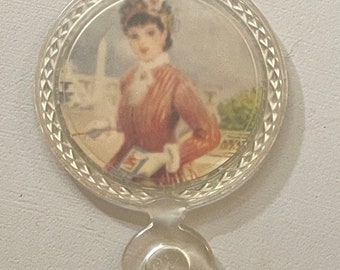 1972❣️西洋アンティーク　女性　像　鏡 Victorian Hand Mirror Clear Lucite Plastic With Woman on