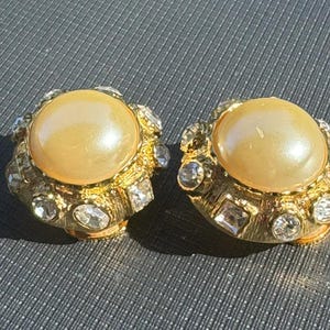 KJL Pearl Rhinestone Chunky Gold Earrings Kenneth Jay Lane Vintage Clip Ons
