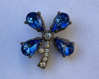 Saphirblaue vierblättrige Kleeblatt-Brosche, Vintage-Kristall-Strass-Kleeblatt-Anstecknadel