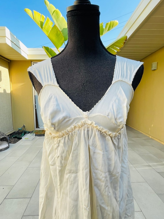 50s Silk Long Full Slip Dress Vintage Flowing Nightgown Scalloped