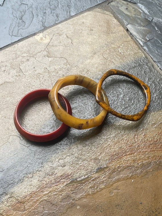 3 Marbled Bakelite Bangles Stacking Bracelets Vin… - image 5