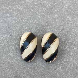 Kenneth Jay Lane Black/Cream Clip On Earrings