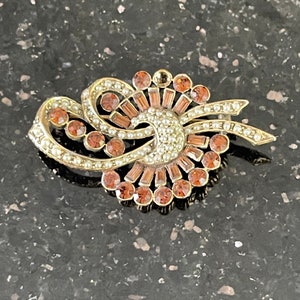 Vintage Orange Rhinestones / Tiny Pearls Gold Brooch Antique Pin