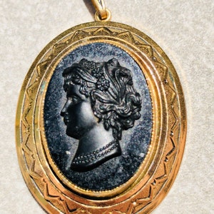 Black Cameo Pendant Carved Glass Vintage Necklace