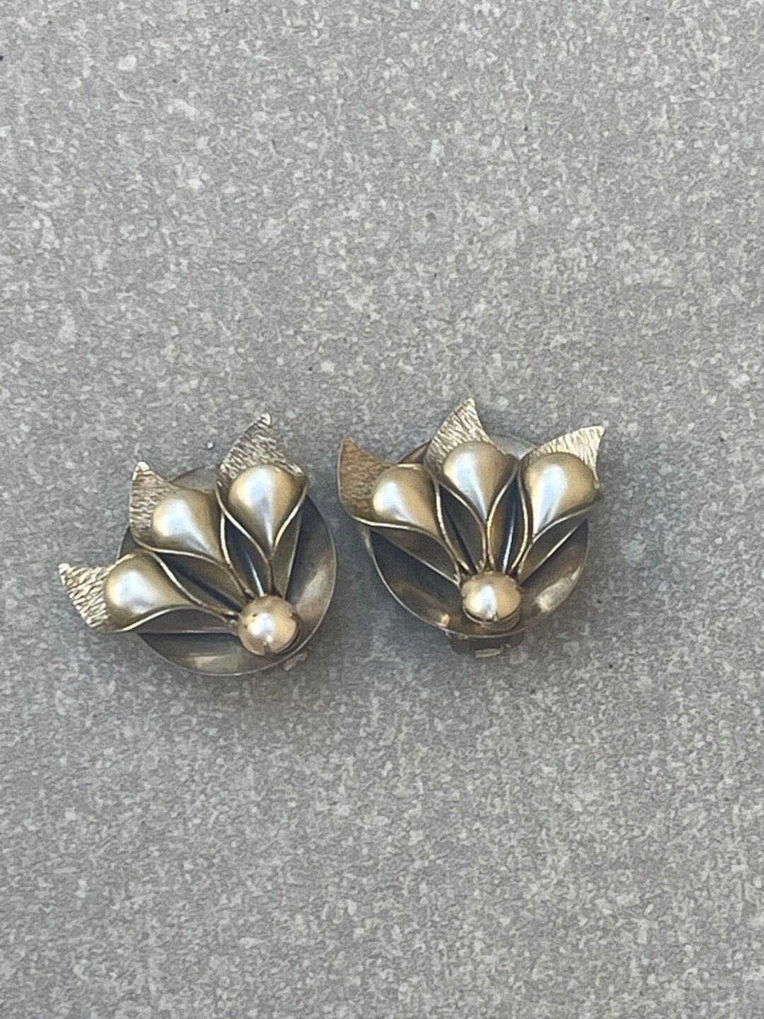 Boucles D'oreille Vintage Clips Métal Doré Fleurs - Occasion Très Bon état