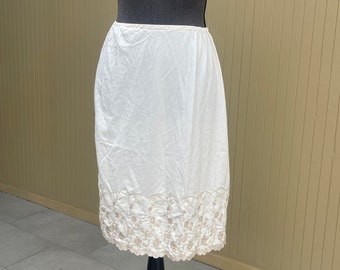 60s Van Raalte Half Slip Embroidered Nylon Vintage Skirt Slip Medium