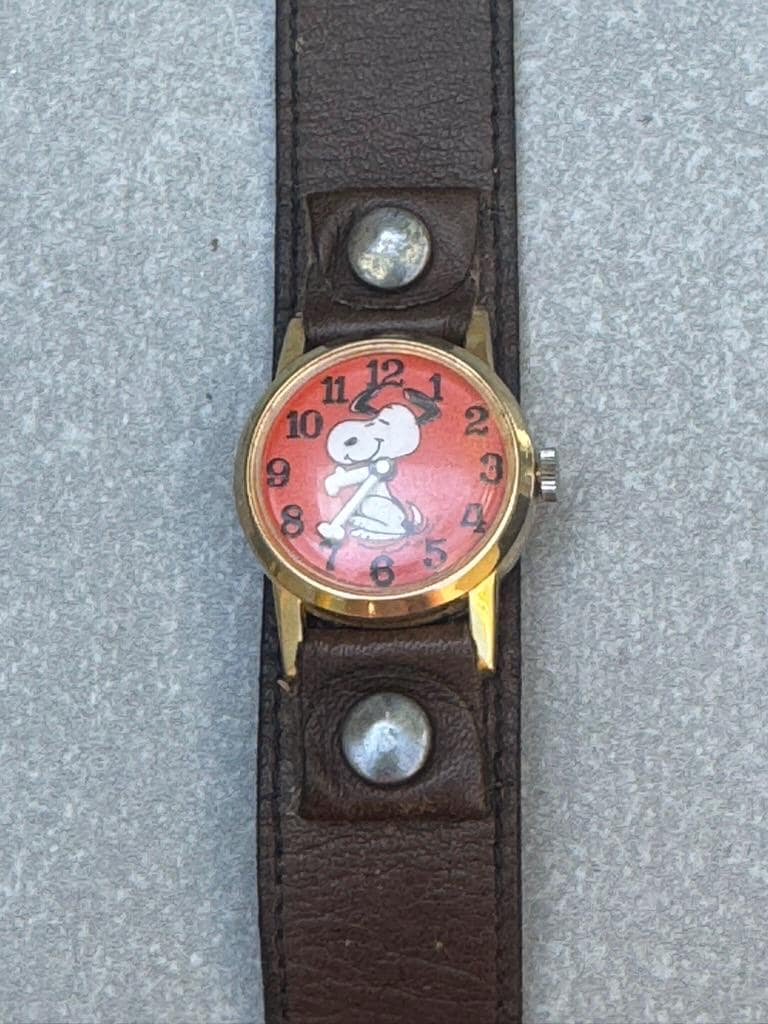 Vintage Snoopy Watch 1968 Charles Schulz United Feature Swiss Made
