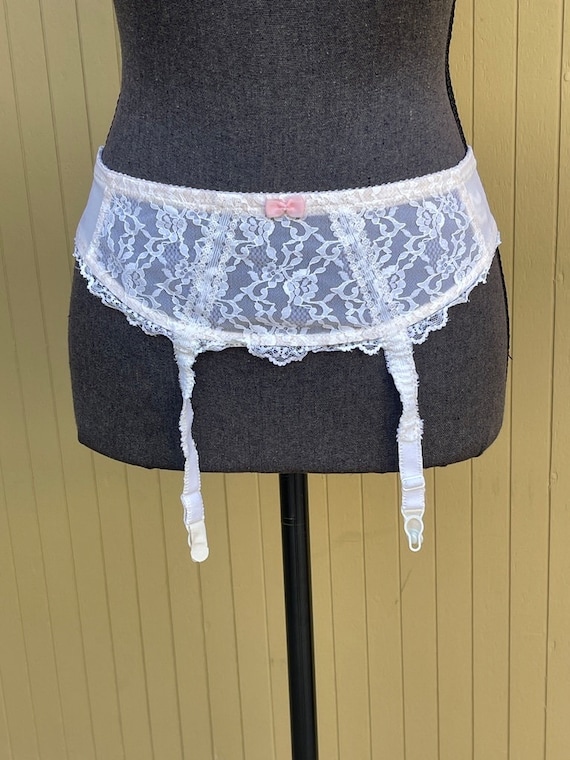 vintage lace garter belt 1950s Vintage White Lace Waist-nipping Garter Belt Girdle X-Small – Get  Lucky Vintage main image 0
