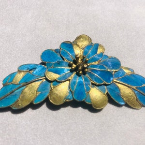 Antique Chinese Kingfisher Feathers Inlaid Gilt Flower Brooch