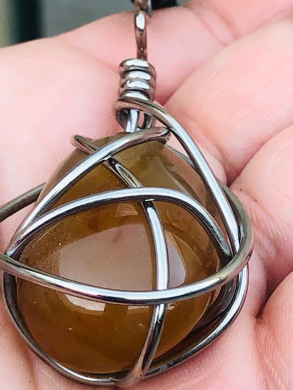 Agate Wire Wrapped Pendant Leather Cinch Necklace 