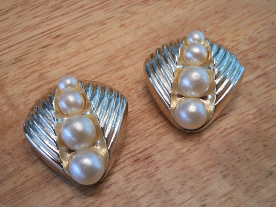 Marvella Faux Pearl Gold Earrings Vintage Clip Ons - image 2