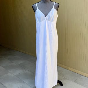 Vanity Fair Vintage Nightgown Long White Full Slip Dress Size 40