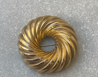 Hobe Signed Gold Swirl Brooch Vintage Signed Jewelry