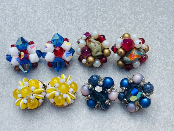 4 Pair Glass Beaded Cluster Earrings Vintage Clip… - image 2