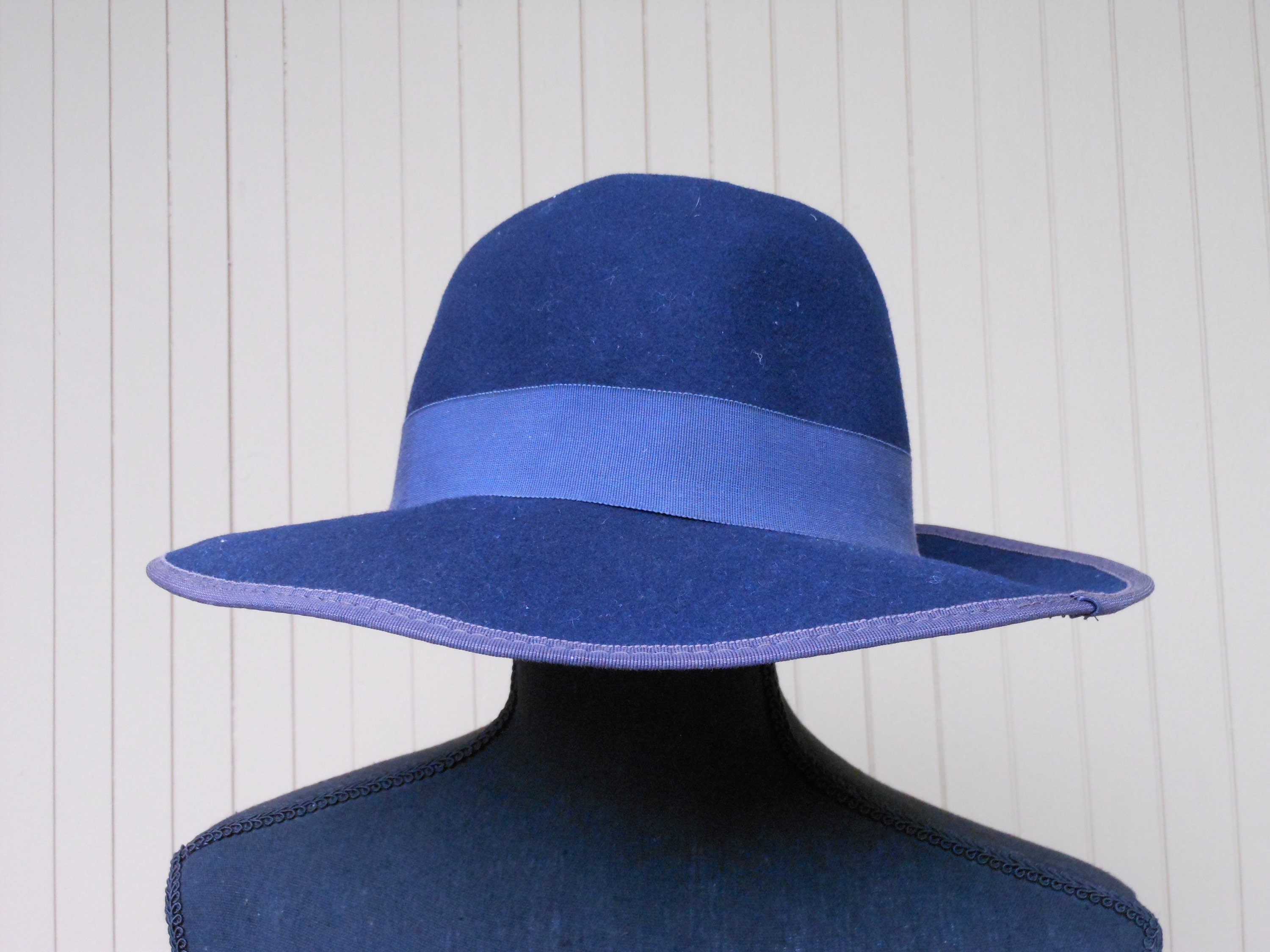 Betmar New York Black Vintage Wool Hat Grosgrain Ribbon Hat 