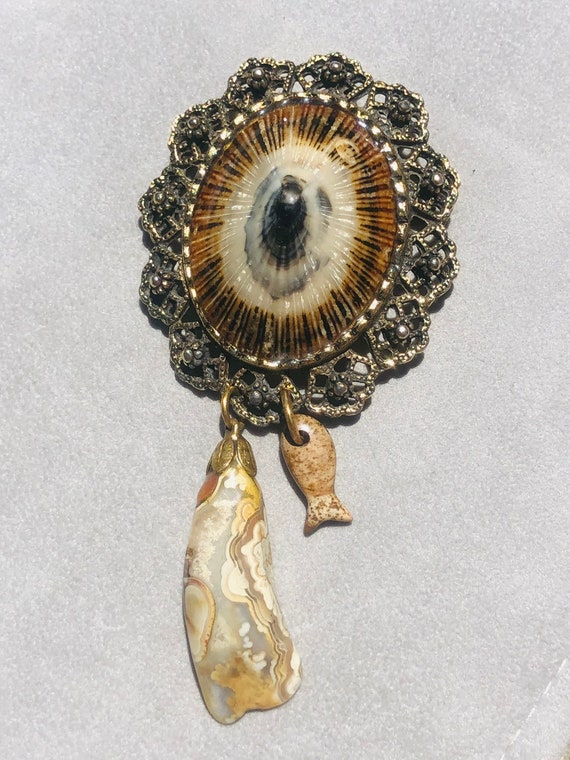 Agate Pendant Convertible Shell Brooch Vintage Da… - image 1