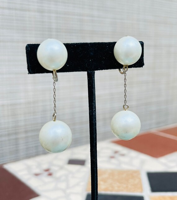 Richelieu Vintage Pearl Drop Earrings Chain Dangl… - image 1