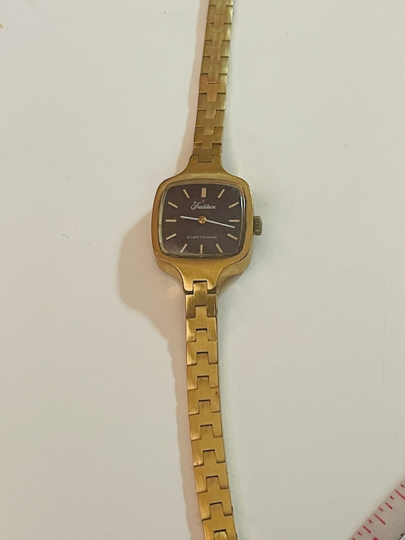 Tradition Electronic Gold Vintage Watch