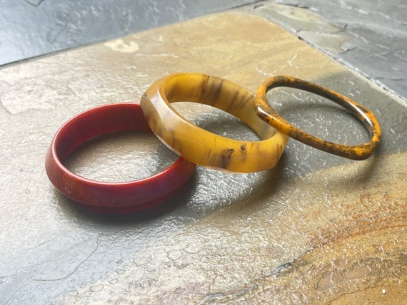 3 Marbled Bakelite Bangles Stacking Bracelets Vin… - image 6