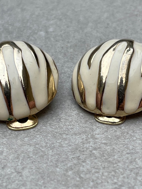 Zebra Stripe Earrings Vintage Clip Ons Creamy Whi… - image 2