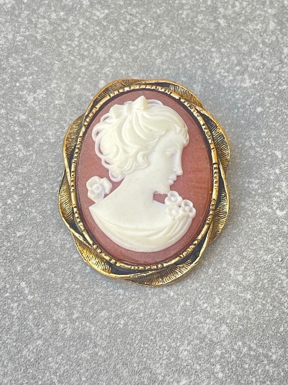 Large Carved Cameo Oval Brooch