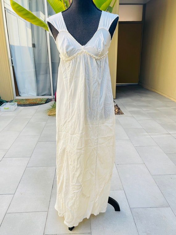 Inner Dress in Cream Full Length Slip Gown – Maxim Creation