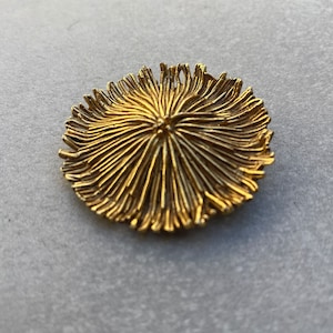 Broche vintage de flor de oro
