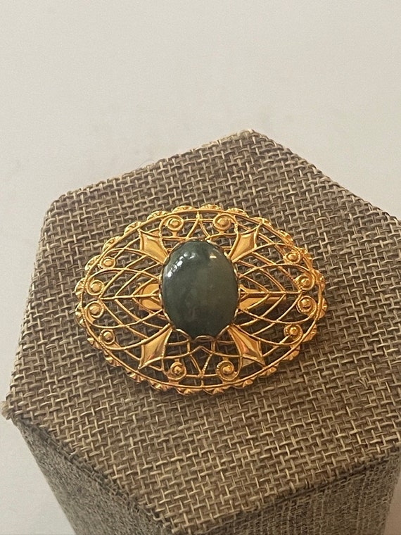 Gold Filigree Jade Green Cabochon Stone Vintage Br